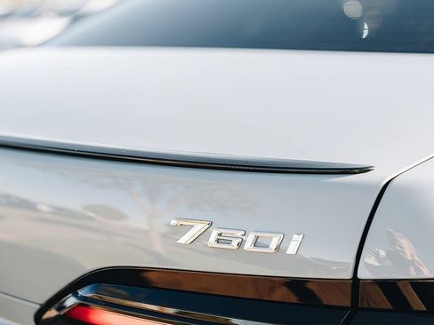 Used 2025 BMW 760i xDrive w/ Executive Package image 14