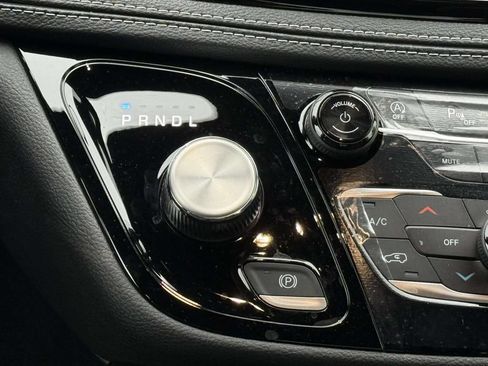 New 2026 Chrysler Pacifica Select w/ S Appearance Package AWD/4WD image 22