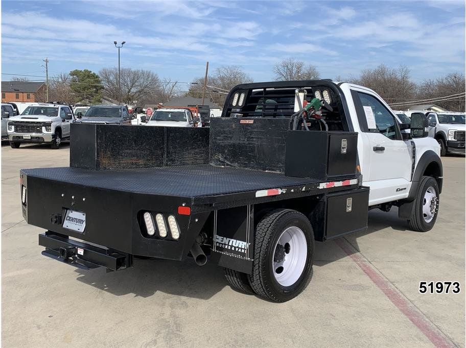 Used 2023 Ford F550 Luxury RWD image 2