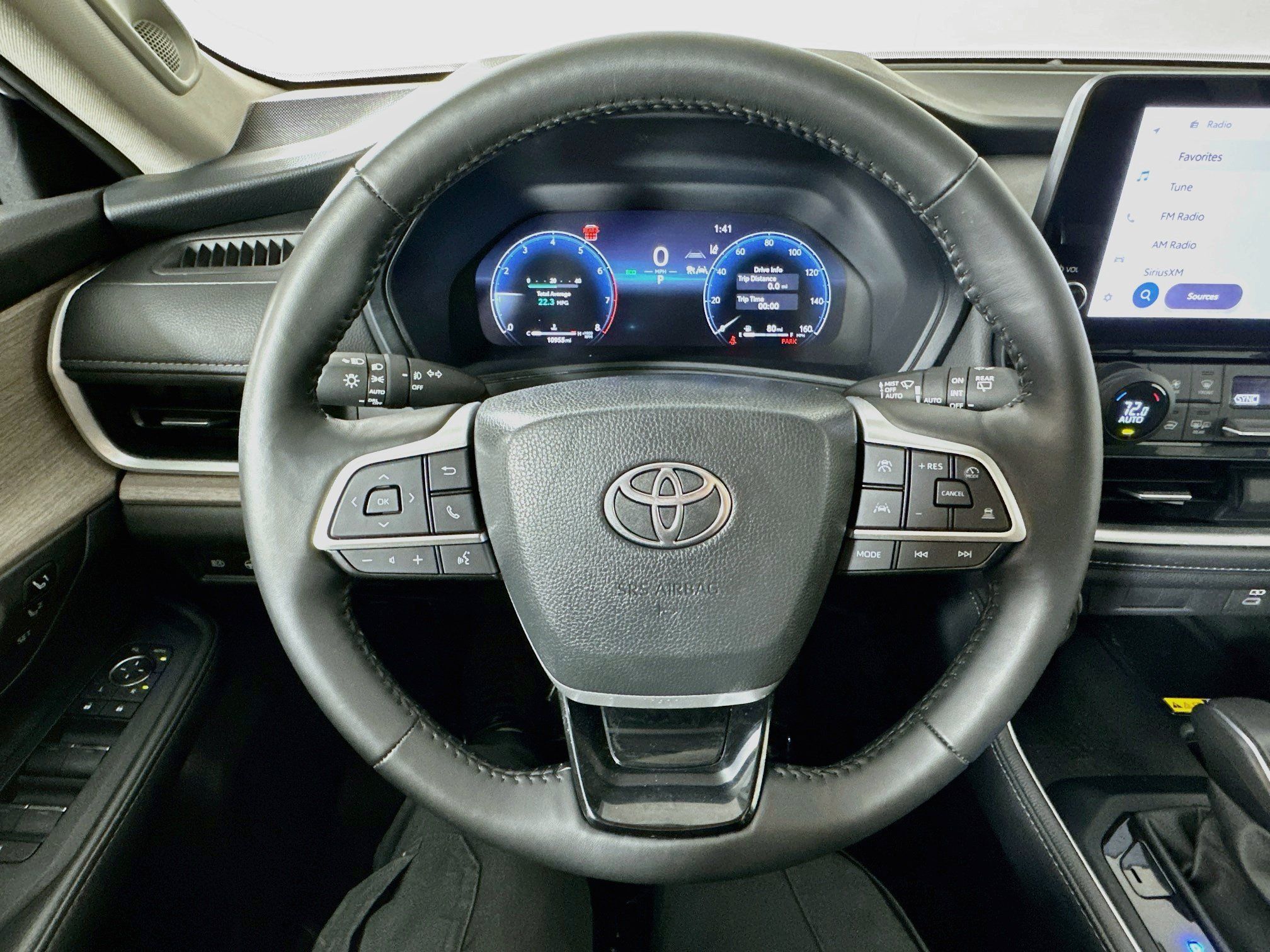 Used 2025 Toyota Grand Highlander AWD image 11