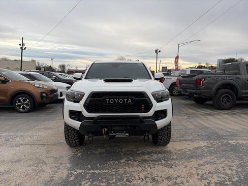 Used 2019 Toyota Tacoma TRD Off-Road image 8