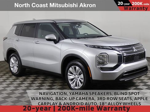 New 2025 Mitsubishi Outlander ES image 1