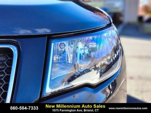 Used 2019 Jeep Compass Limited image 10