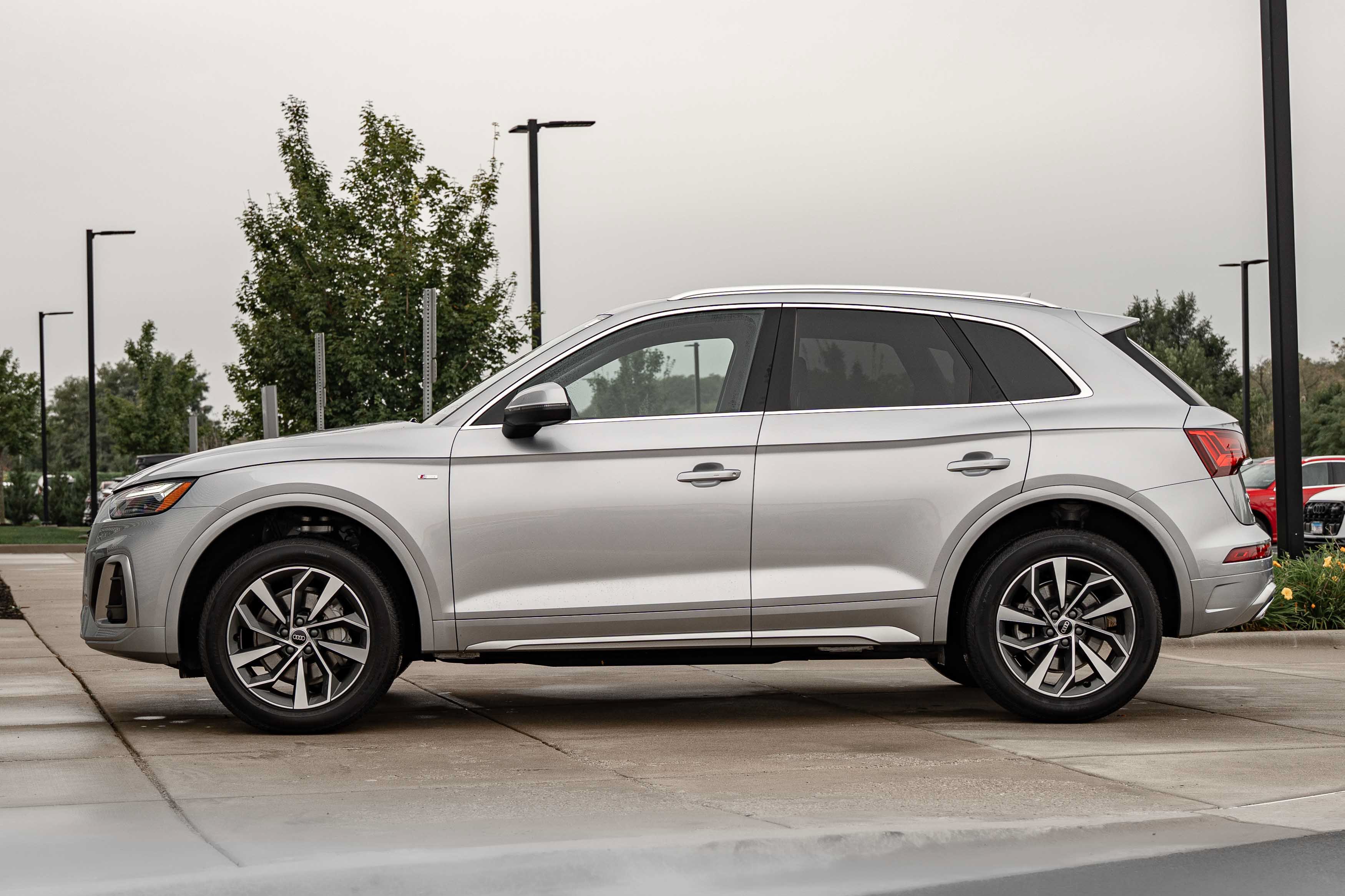 Certified 2024 Audi Q5 2.0T Premium w/ Convenience Package AWD/4WD image 6