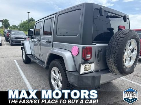 Used 2016 Jeep Wrangler Unlimited Sahara w/ Connectivity Group AWD/4WD image 11
