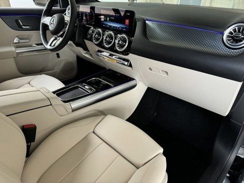 Certified 2025 Mercedes-Benz GLA 250 image 12