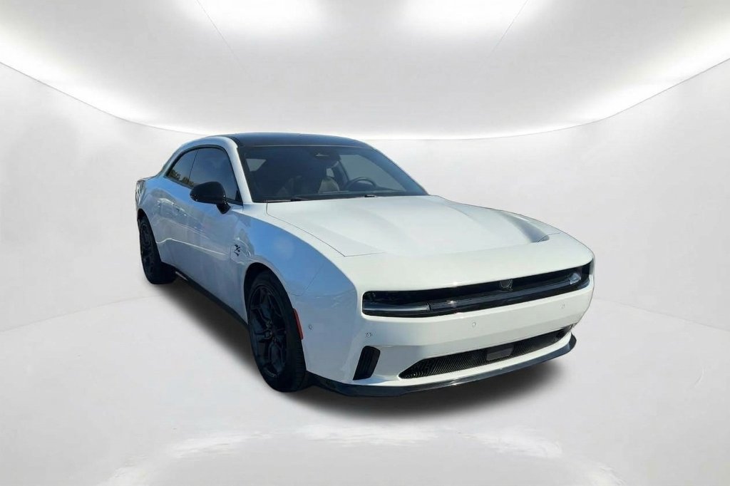 Used 2025 Dodge Charger Daytona R/T w/ Sun & Sound Package AWD/4WD image 3