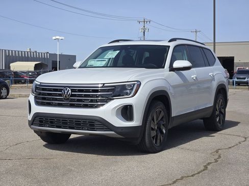 New 2026 Volkswagen Atlas SE AWD/4WD image 2
