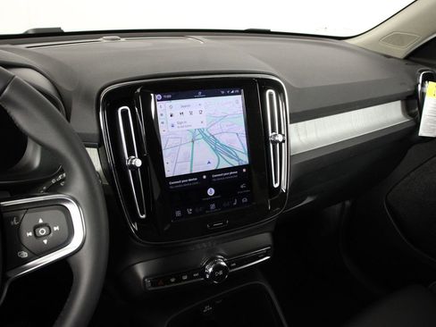 New 2026 Volvo XC40 B5 Plus w/ Climate Package image 6