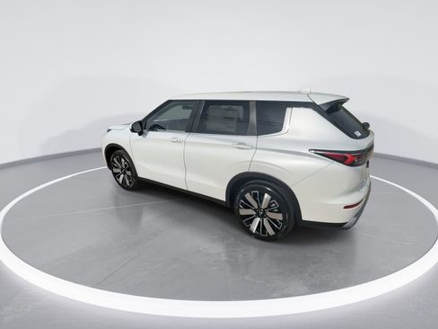 New 2026 Mitsubishi Outlander SE AWD/4WD image 6