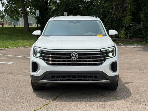Used 2024 Volkswagen Atlas SE AWD/4WD image 21