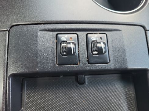 Used 2015 Toyota Camry XSE FWD image 31