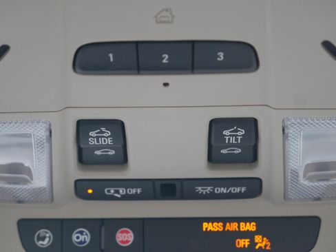 Certified 2021 Buick Enclave Premium w/ Sun and Sites Package image 27