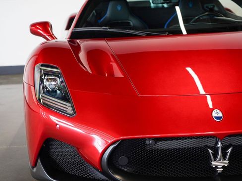 Used 2022 Maserati MC20 image 32