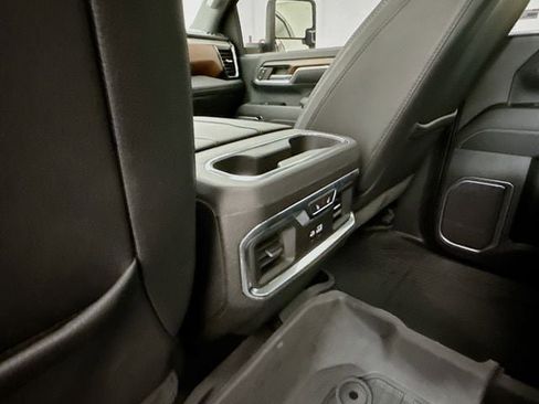 Used 2024 GMC Sierra 2500 Denali w/ Denali Reserve Package image 29