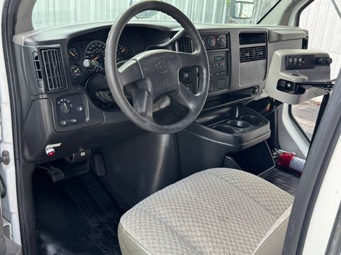 Used 2004 Chevrolet Express 3500 w/ School Bus Package RWD image 65