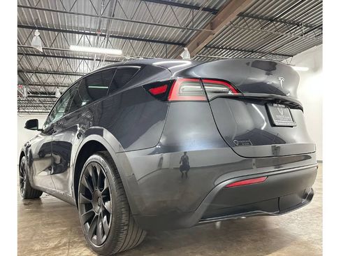 Used 2024 Tesla Model Y Long Range RWD image 15