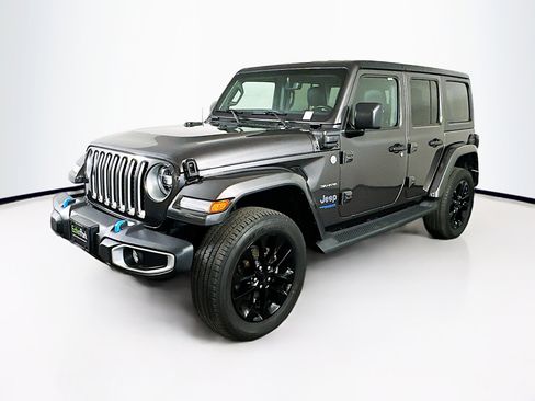 Used 2022 Jeep Wrangler Sahara image 3