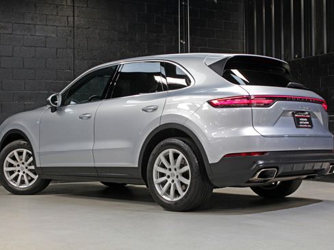 Used 2019 Porsche Cayenne w/ Premium Package AWD/4WD image 11
