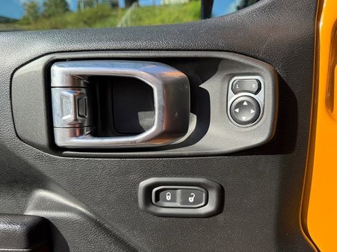 Used 2021 Jeep Gladiator Sport image 13