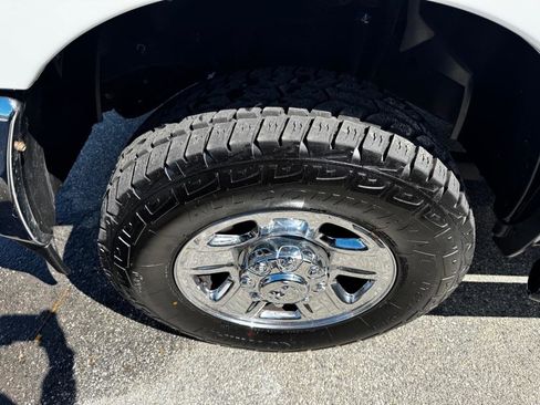 Used 2022 RAM 3500 Tradesman w/ Chrome Appearance Group AWD/4WD image 2