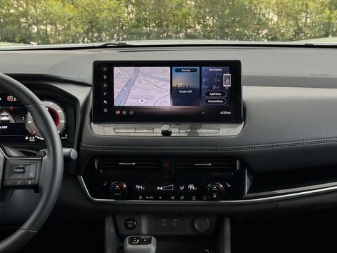 Used 2026 Nissan Rogue SL FWD image 16