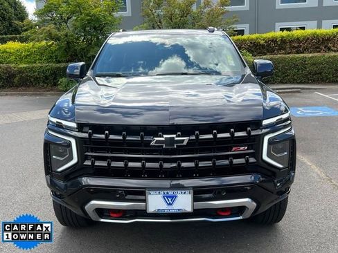 Used 2025 Chevrolet Suburban Z71 AWD/4WD image 2