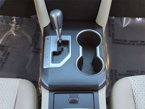 Used 2014 Toyota Camry LE image 17