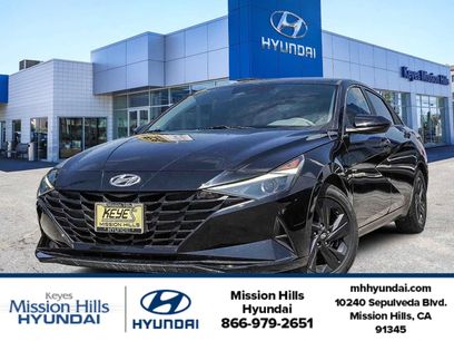 Certified 2022 Hyundai Elantra SEL w/ Preferred Accessory Package