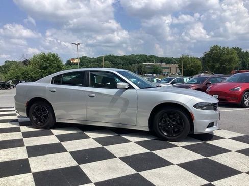 Used 2022 Dodge Charger SXT image 4