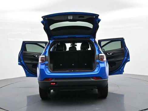 Used 2025 Jeep Compass Trailhawk AWD/4WD image 24