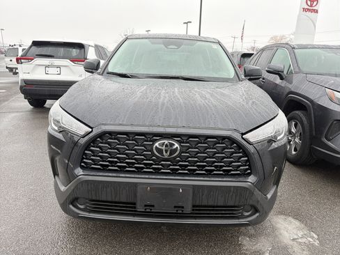 Used 2023 Toyota Corolla Cross L image 3