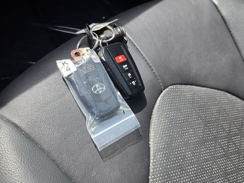 Used 2022 Toyota Camry XSE w/ Navigation Package FWD image 19