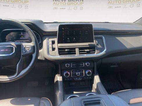 Used 2024 GMC Yukon AT4 w/ Technology Package AWD/4WD image 11