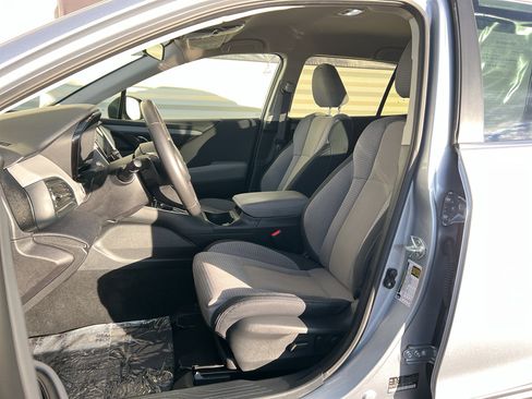 Used 2024 Subaru Outback Premium image 11