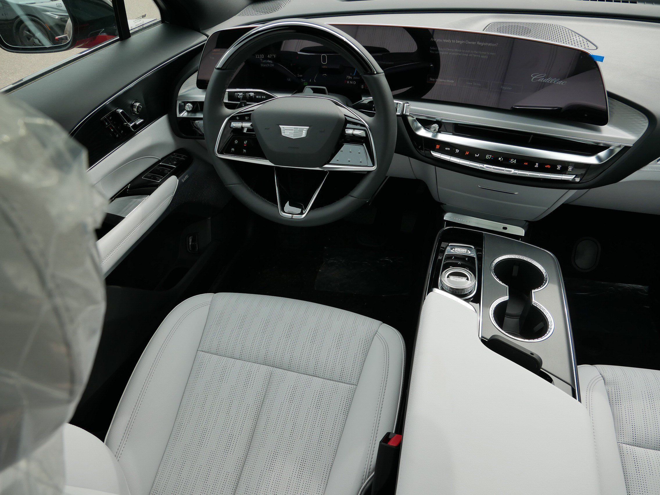 Used 2026 Cadillac Lyriq Premium Sport w/ LPO, Floor Liner Package AWD/4WD image 9