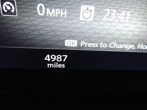 Used 2025 Nissan Rogue SL image 30