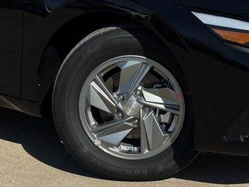 New 2026 Hyundai Elantra SE image 24