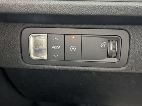 Used 2025 Chevrolet Traverse LT w/ Driver Confidence Package FWD image 14