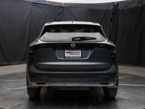 Used 2025 Nissan Kicks S image 11