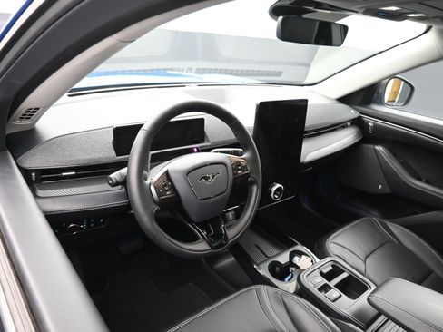 Used 2025 Ford Mustang Mach-E Premium image 15