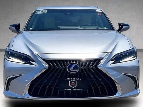 Used 2022 Lexus ES 300h w/ Accessory Package 2 FWD image 3