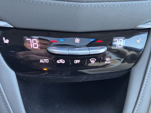 Used 2017 Cadillac XT5 Luxury w/ Driver Awareness Package image 29