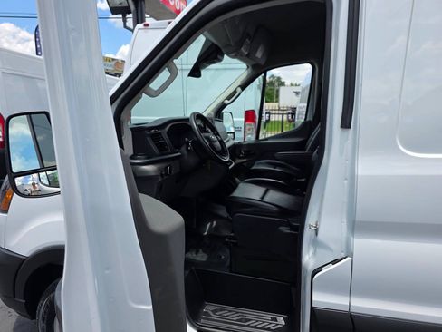Used 2025 Ford Transit 250 148 Medium Roof RWD image 14