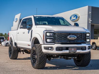 New 2026 Ford F250 Lariat w/ Black Appearance Package