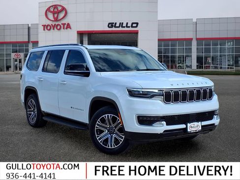 Used 2025 Jeep Wagoneer 2WD w/ Premium Group I image 1