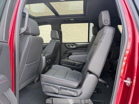 Used 2024 Chevrolet Suburban RST w/ Luxury Package image 18