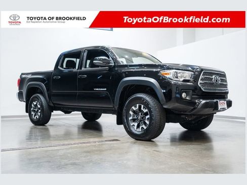 Used 2017 Toyota Tacoma TRD Off-Road w/ Tow Package AWD/4WD image 1