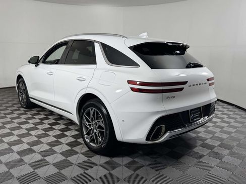 Used 2022 Genesis GV70 2.5T w/ Advanced Package AWD/4WD image 8