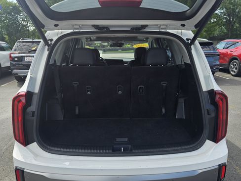 Used 2025 Kia Telluride S FWD image 8